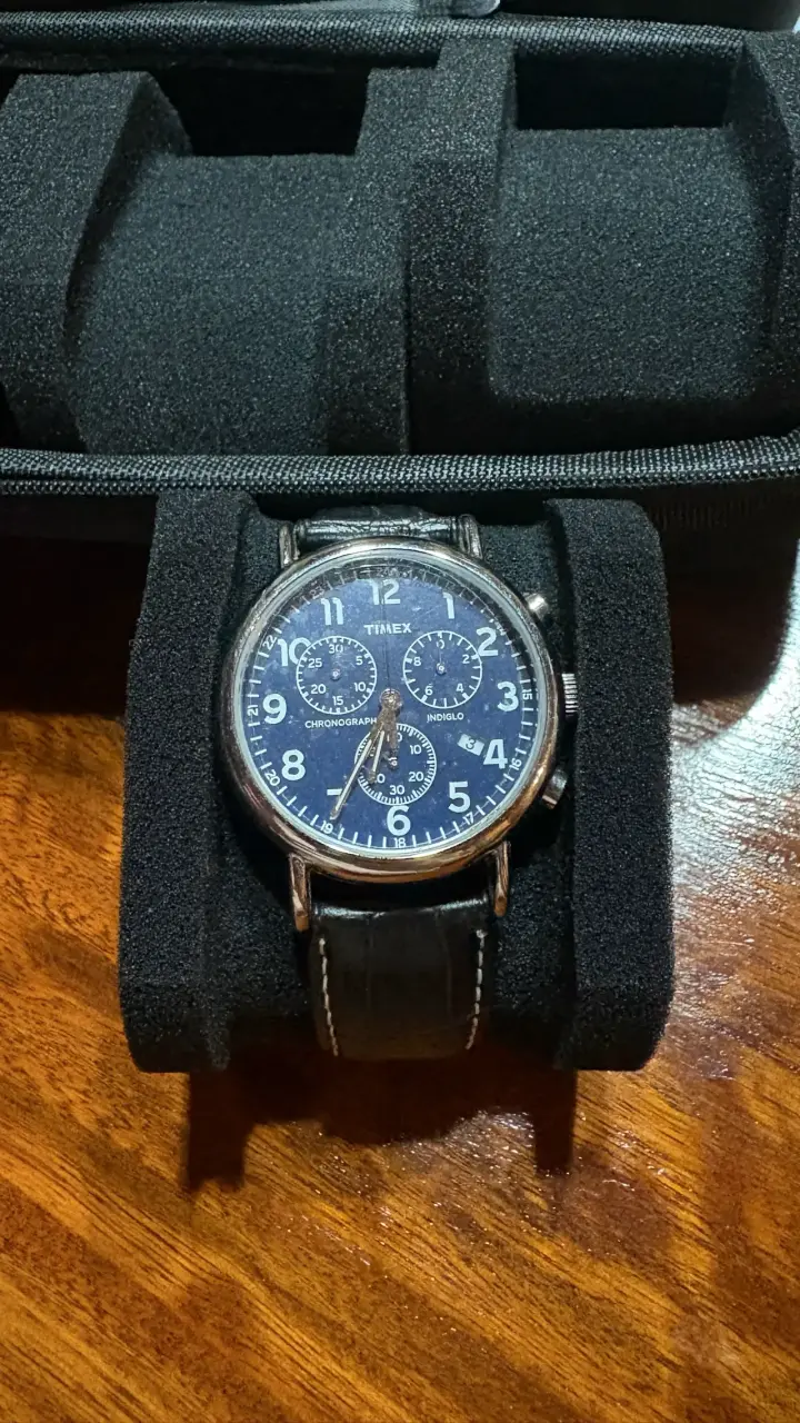Reloj Timex Chronograph Indiglo con Correa de Cuer - 1