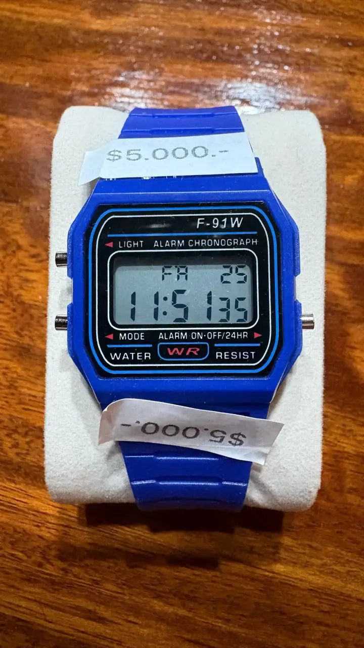 Reloj digital azul resistente al agua - 2