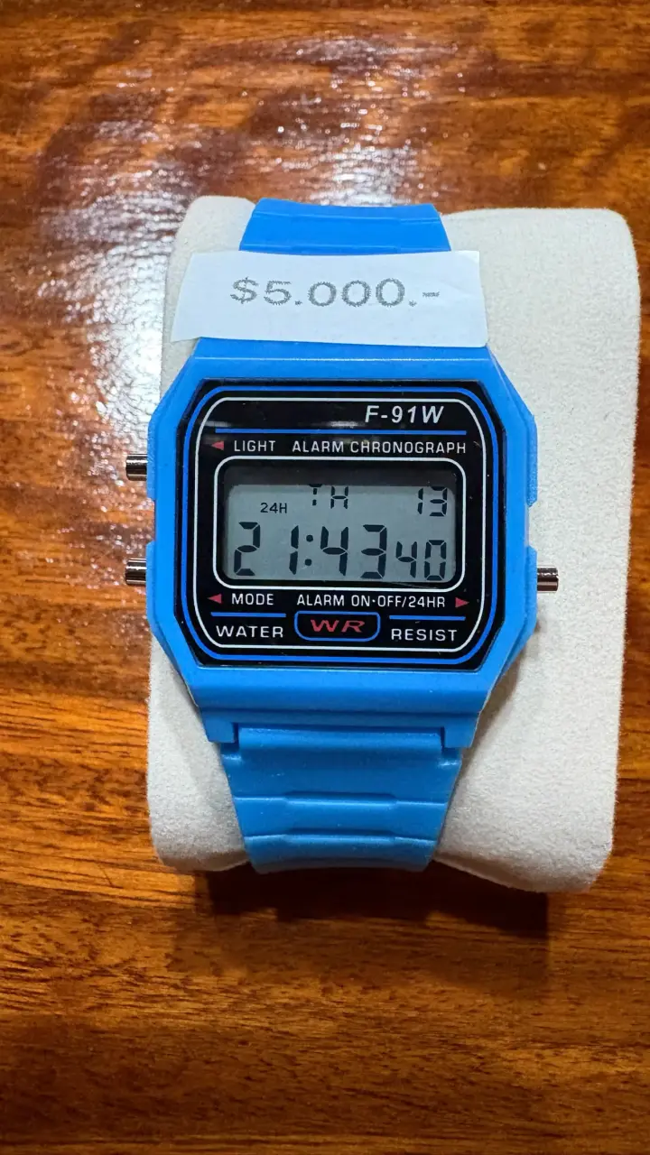 Reloj digital azul resistente al agua - 2