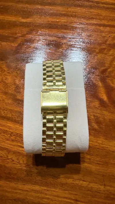 Reloj digital dorado resistente al agua - miniatura 3