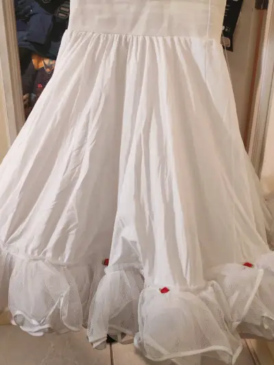 Falso de cueca blanco con detalles florales - miniatura 4