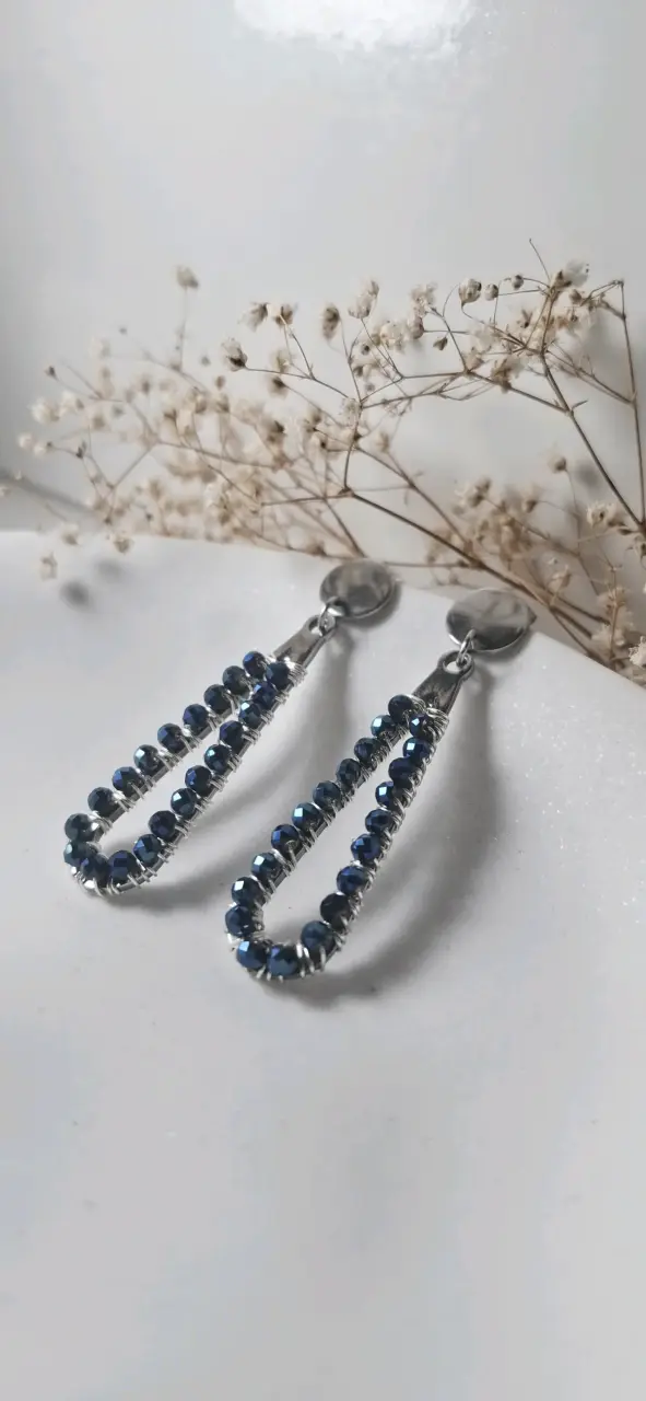 Pendientes largos con cuentas azules - 1