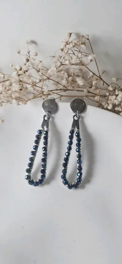 Pendientes largos con cuentas azules - miniatura 2