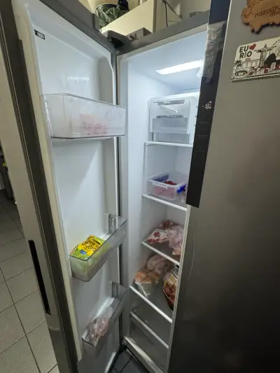 Refrigerador Side by Side de acero inoxidable - miniatura 4