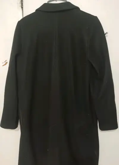 Abrigo negro elegante Zara para mujer - miniatura 2