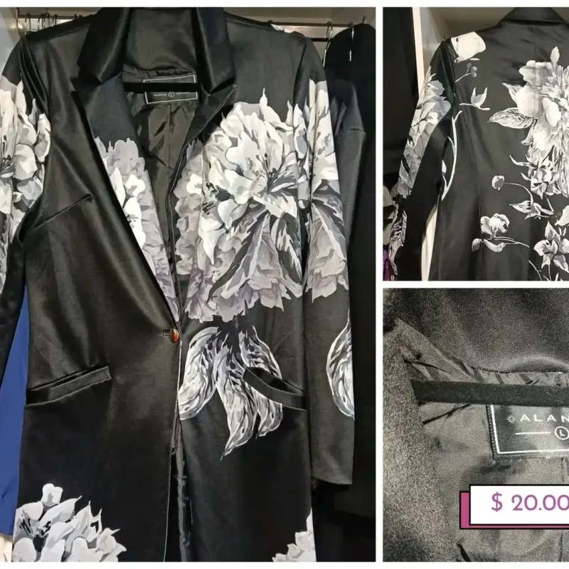 Blazer floral negro Alaniz con diseño elegante - 1