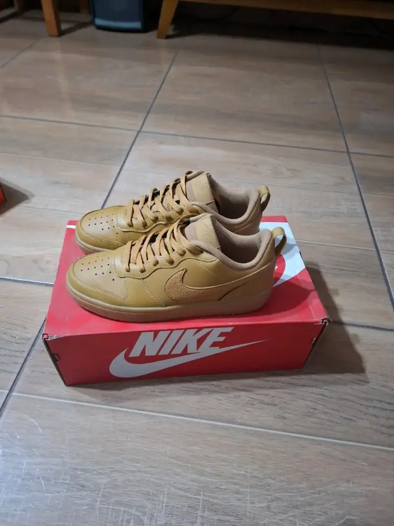 Zapatillas deportivas Nike color beige - 2
