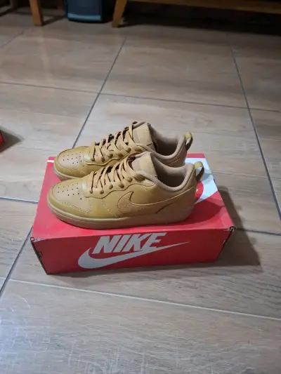 Zapatillas deportivas Nike color beige - miniatura 2