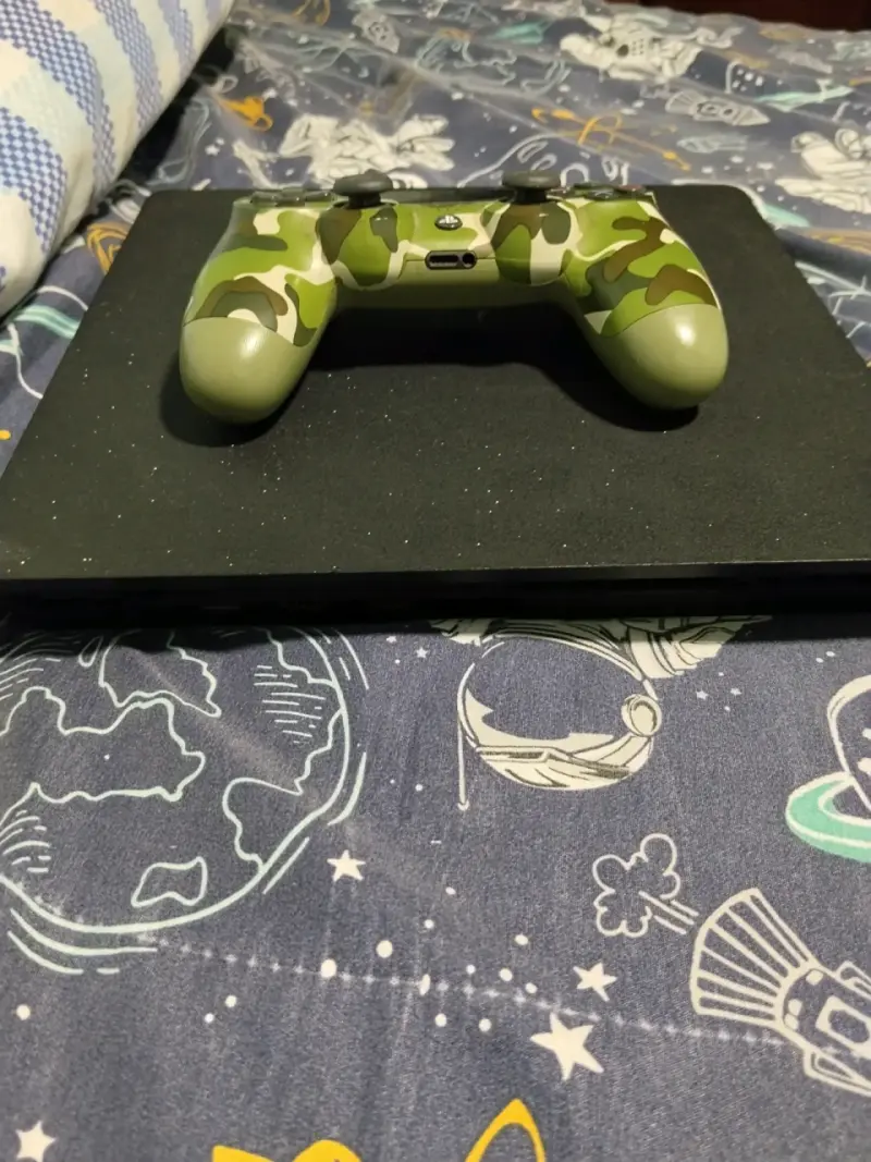 Consola PlayStation 4 Slim 1TB + control camuflado - 5