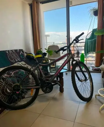 Bicicleta de montaña para adulto en buen estado - miniatura 2