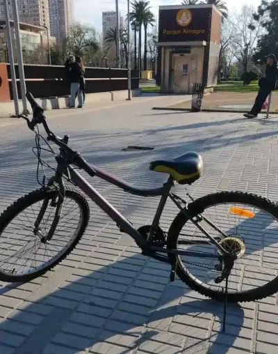 Bicicleta de montaña para adulto en buen estado - miniatura 3