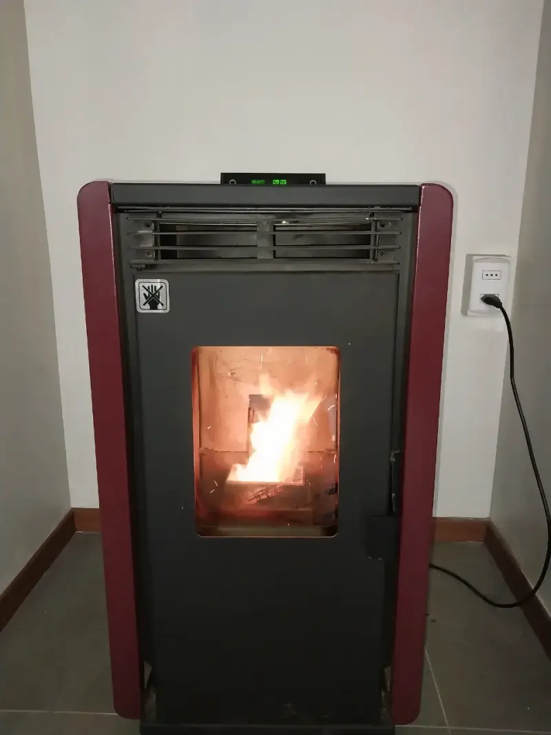 Estufa a pellet con panel digital - 2
