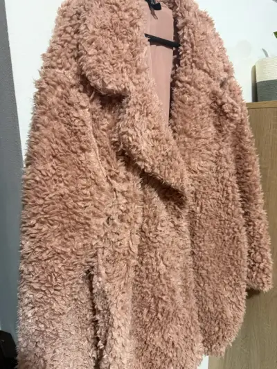 Abrigo de peluche rosa H&M para mujer - miniatura 1