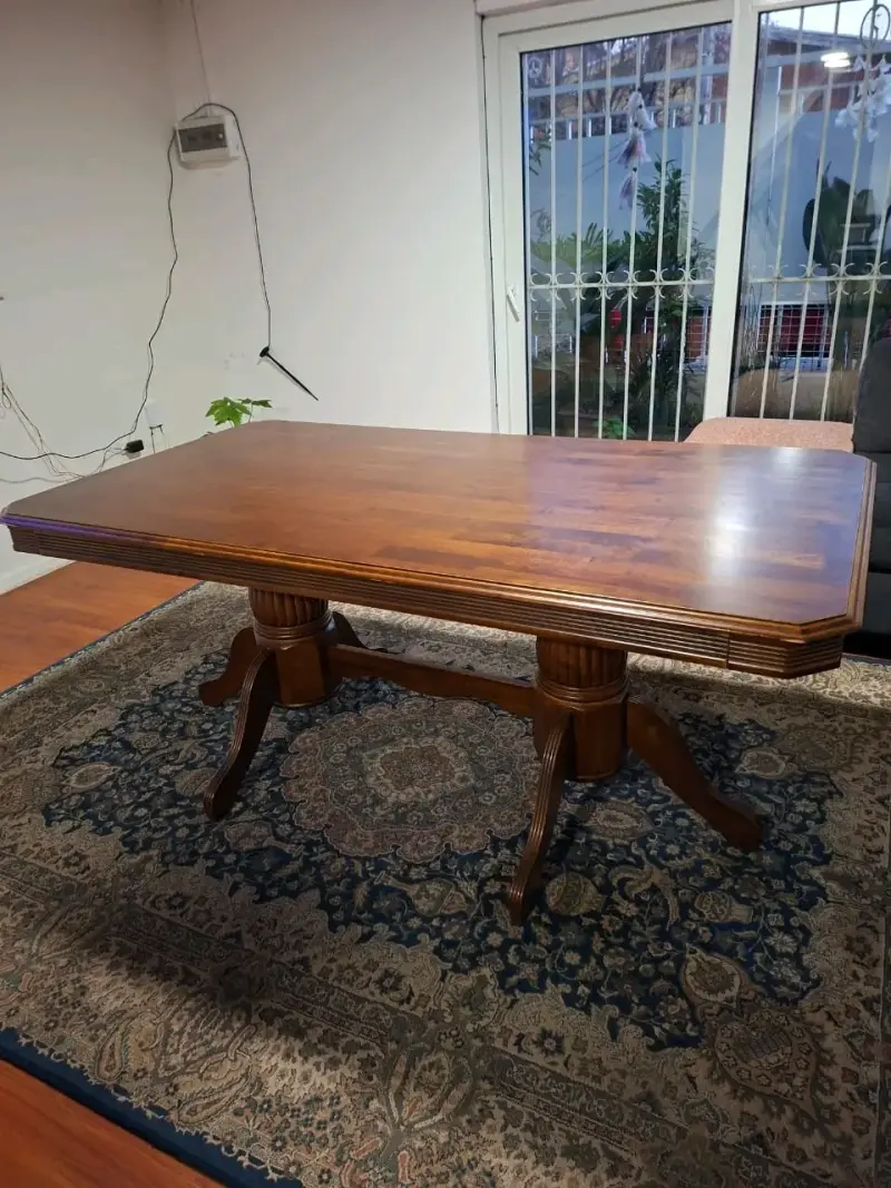 Mesa de comedor de madera clásica - 3
