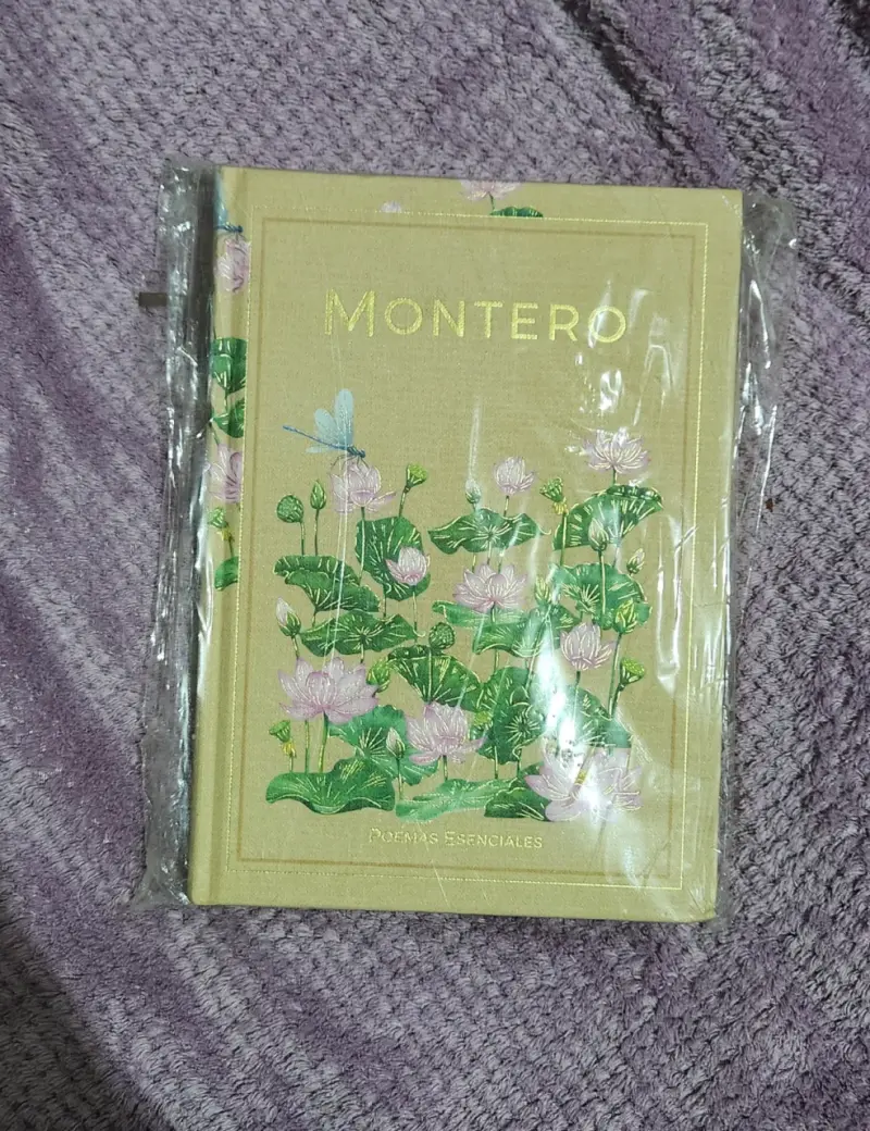 Libro Montero Poemas Esenciales sellado