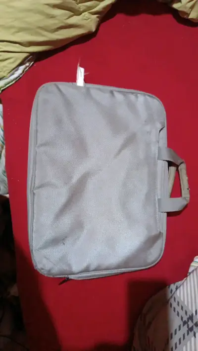 Funda para laptop Kensington gris con asa - miniatura 2
