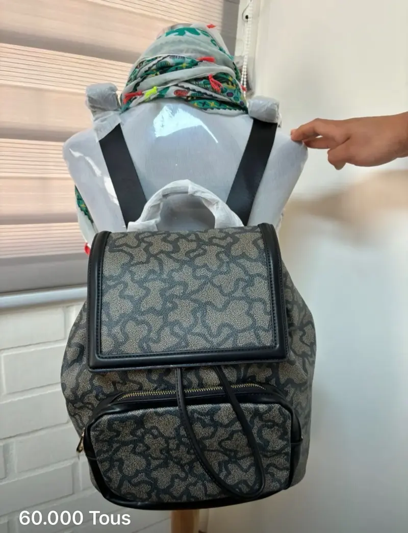 Mochila Tous estampada en buen estado