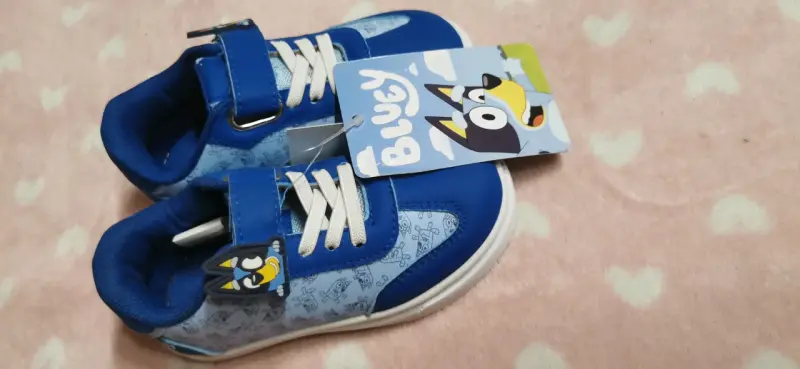 Zapatillas infantiles Bluey azul con velcro - 1