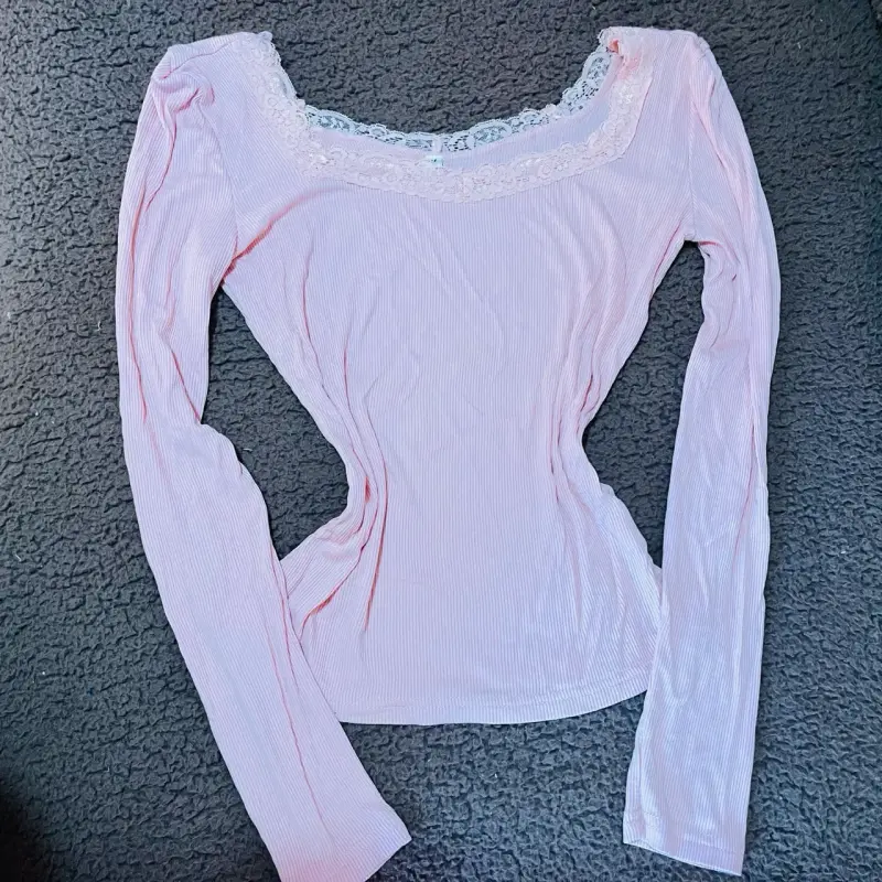 Blusa rosada con encaje para mujer - 1