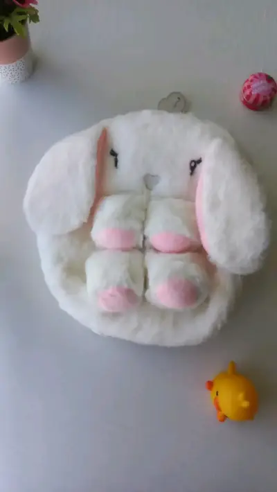 Alfombra infantil de conejo blanco y rosa - miniatura 1