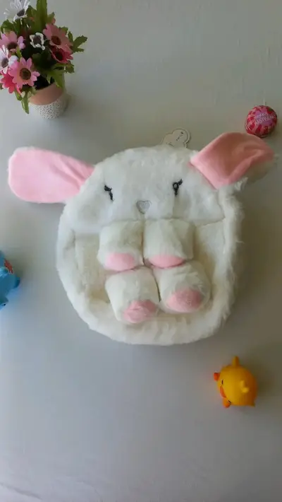 Alfombra infantil de conejo blanco y rosa - miniatura 2