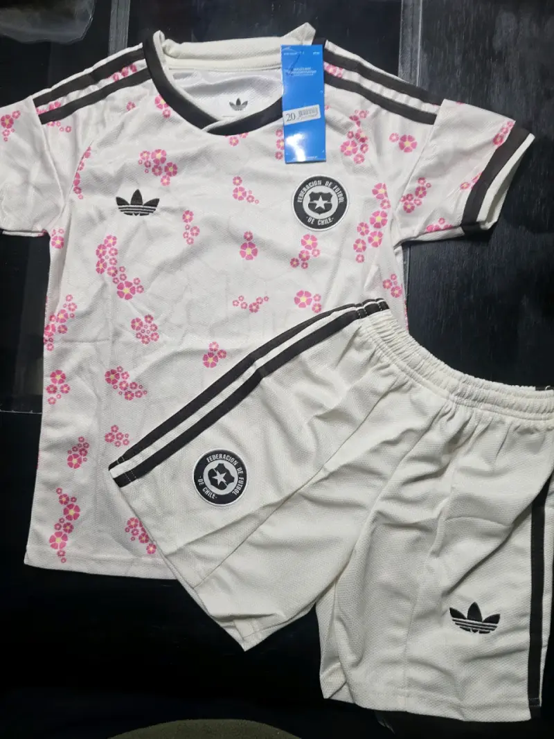 Conjunto infantil de Fútbol Selección Chilena - 1