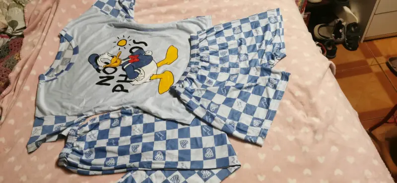 Pijama de mujer con diseño de Pato Donald - 1
