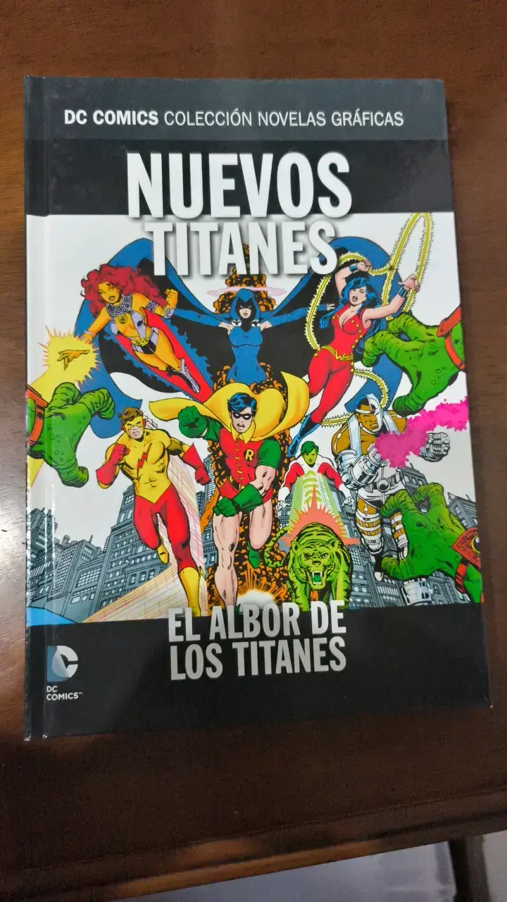 Novela gráfica DC Comics Nuevos Titanes