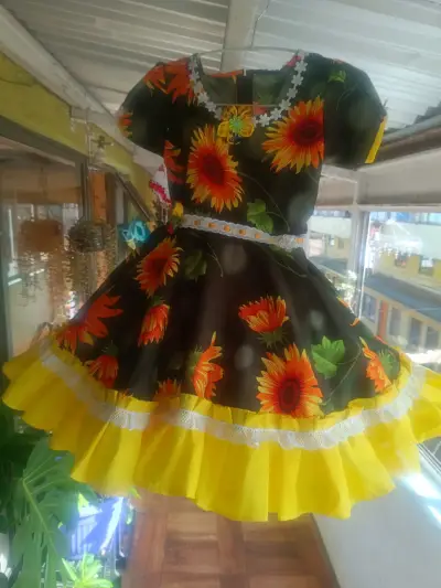 Vestidos tallas 6 -8 en entrego en Talcahuano 🇨🇱 - miniatura 2