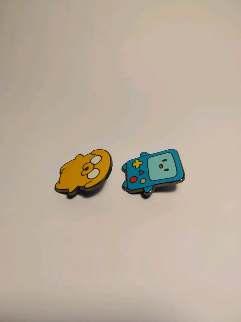 Pins de personajes animados BMO y Jake - 3