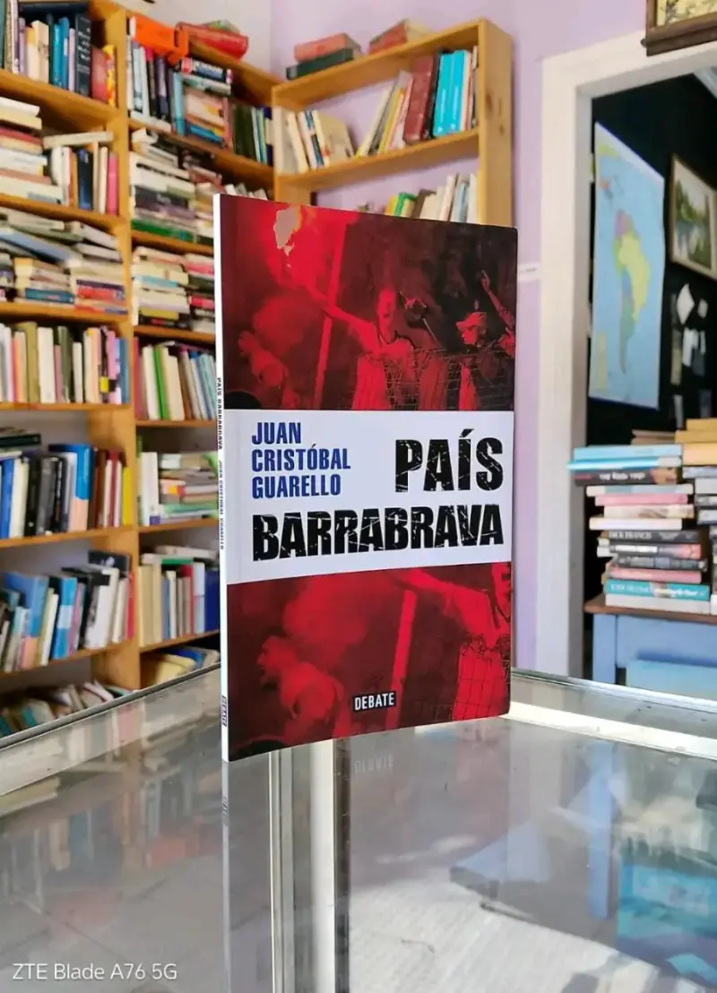 Libro País Barrabrava de Juan Cristóbal Guarello