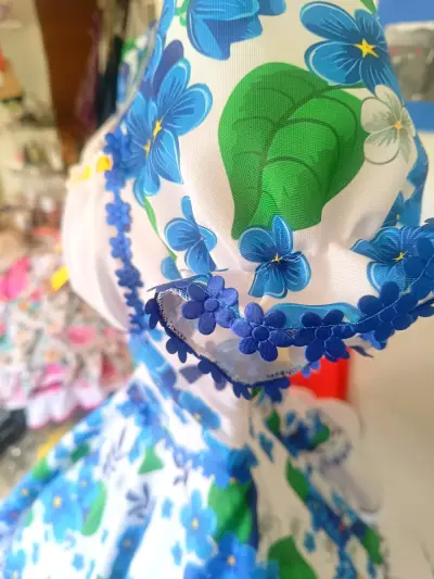 Vestido folclórico con estampado floral - miniatura 3