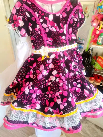 Vestido folclórico con estampado floral - miniatura 5
