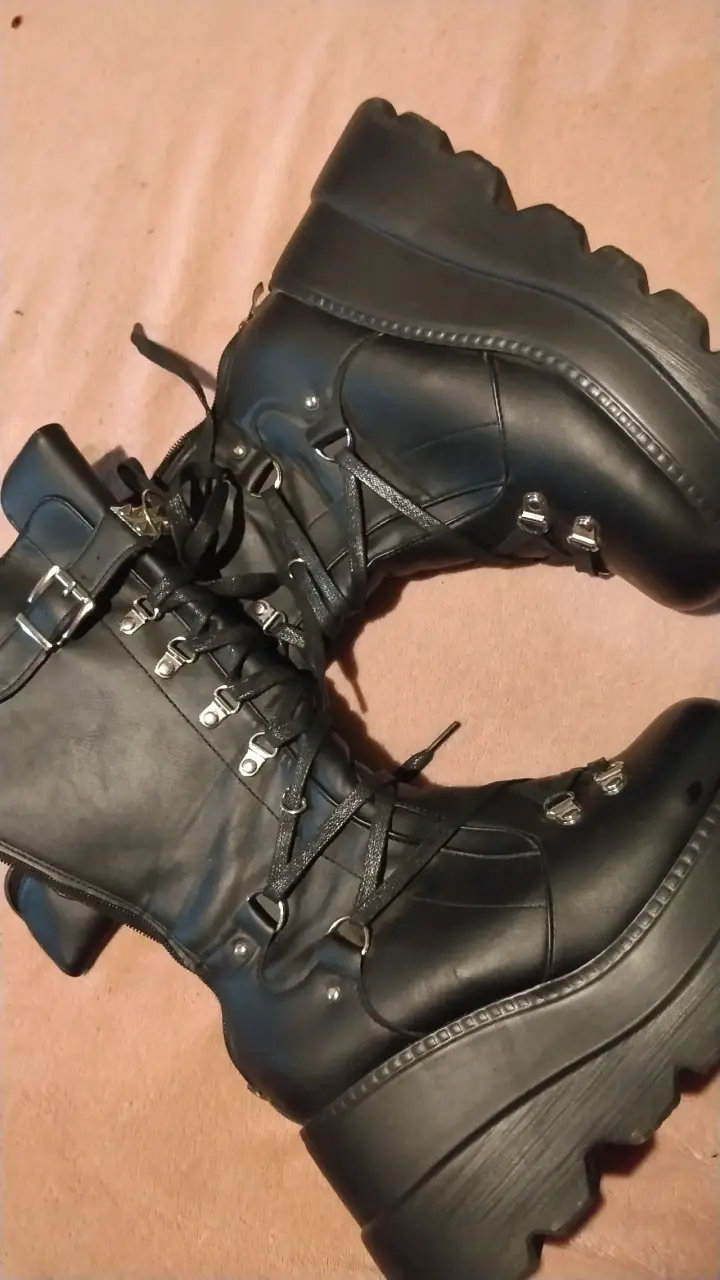 Botas góticas de plataforma negras para mujer - 2