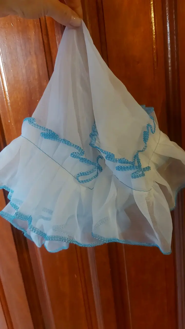 Vestido infantil floral con fondo azul - 5
