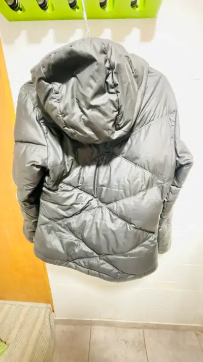Chaqueta acolchada negra Merrell con capucha - miniatura 1