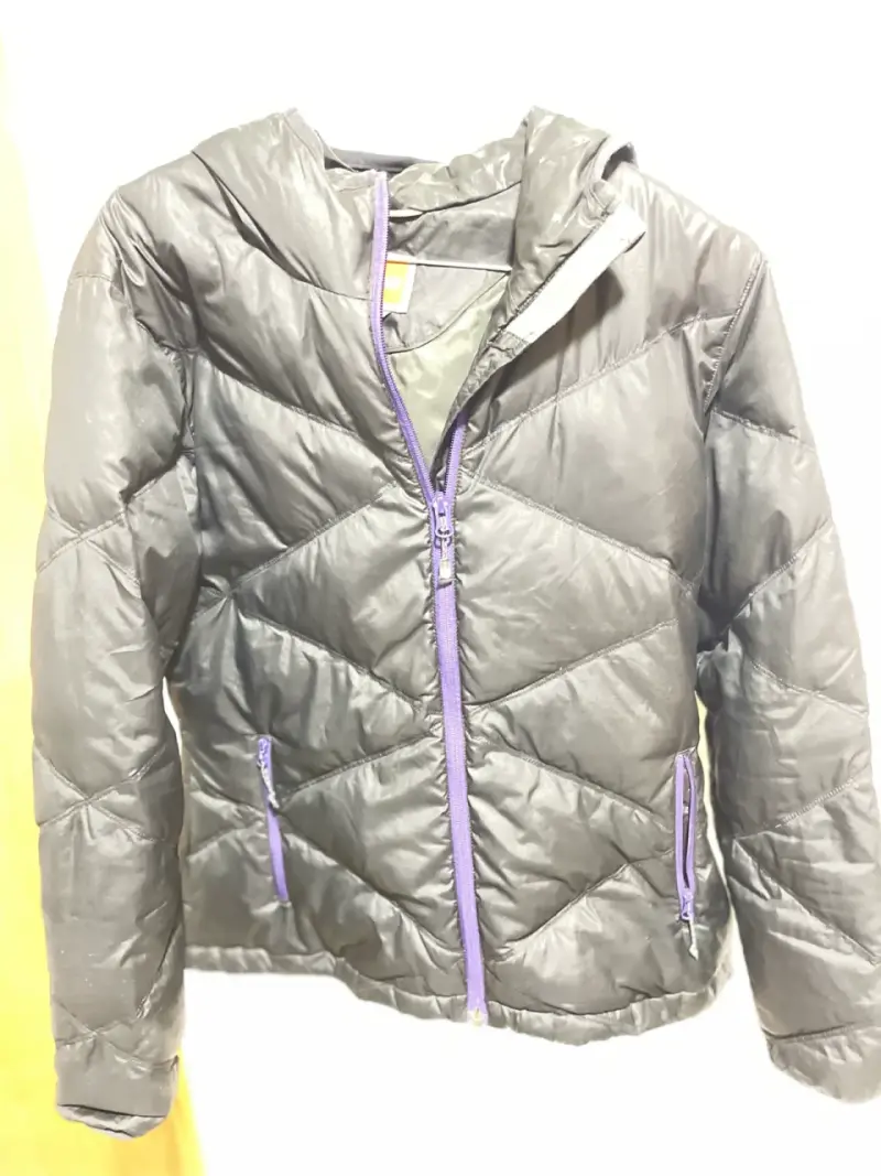 Chaqueta acolchada negra Merrell con capucha - 3