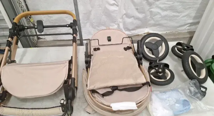 Coche de bebé plegable beige LuBabycas - 2