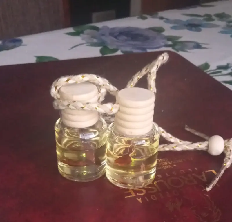 Difusor de aroma para auto con cuerda - 1