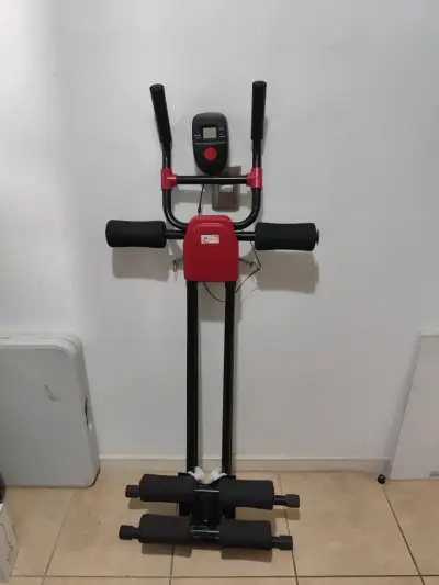 Máquina de ejercicios abdomen plegable con monitor - miniatura 1