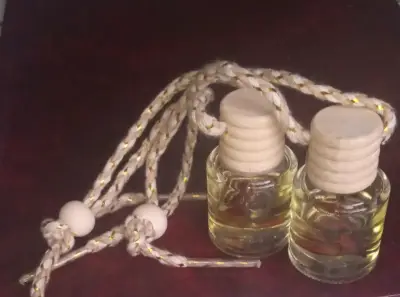 Difusor de aroma para auto con cuerda - miniatura 2