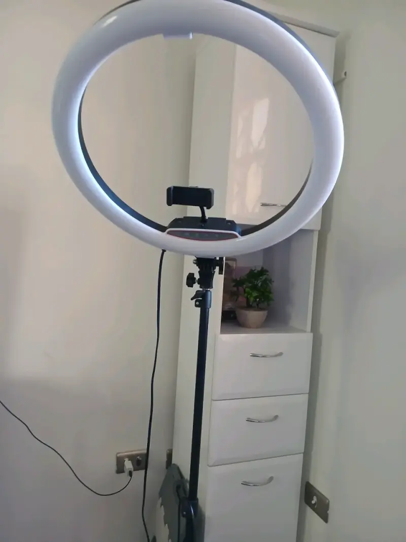 Aro de luz LED con trípode ajustable - 1