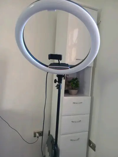 Aro de luz LED con trípode ajustable - miniatura 1