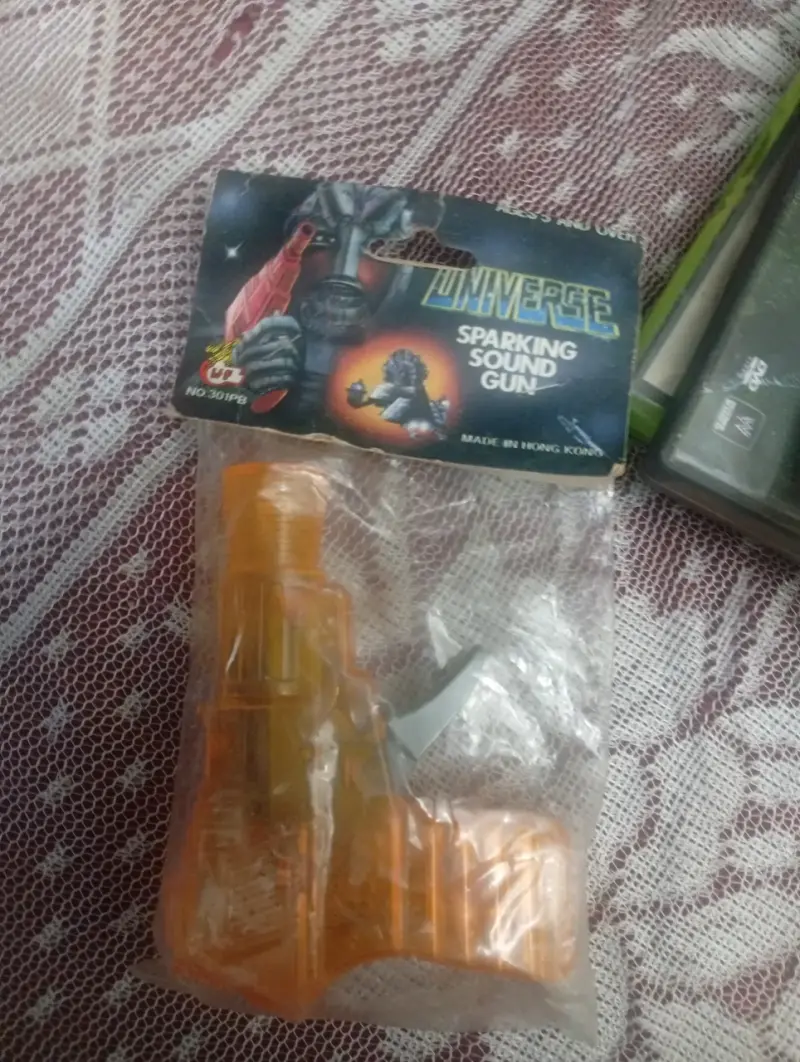 Pistola de Juguete con Chispas