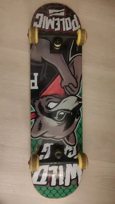 Skateboard Polémic con diseño gráfico - miniatura 1