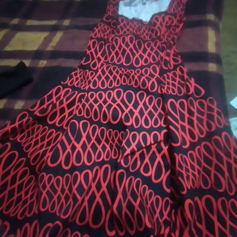 Vestido estampado rojo y negro elegante - 1