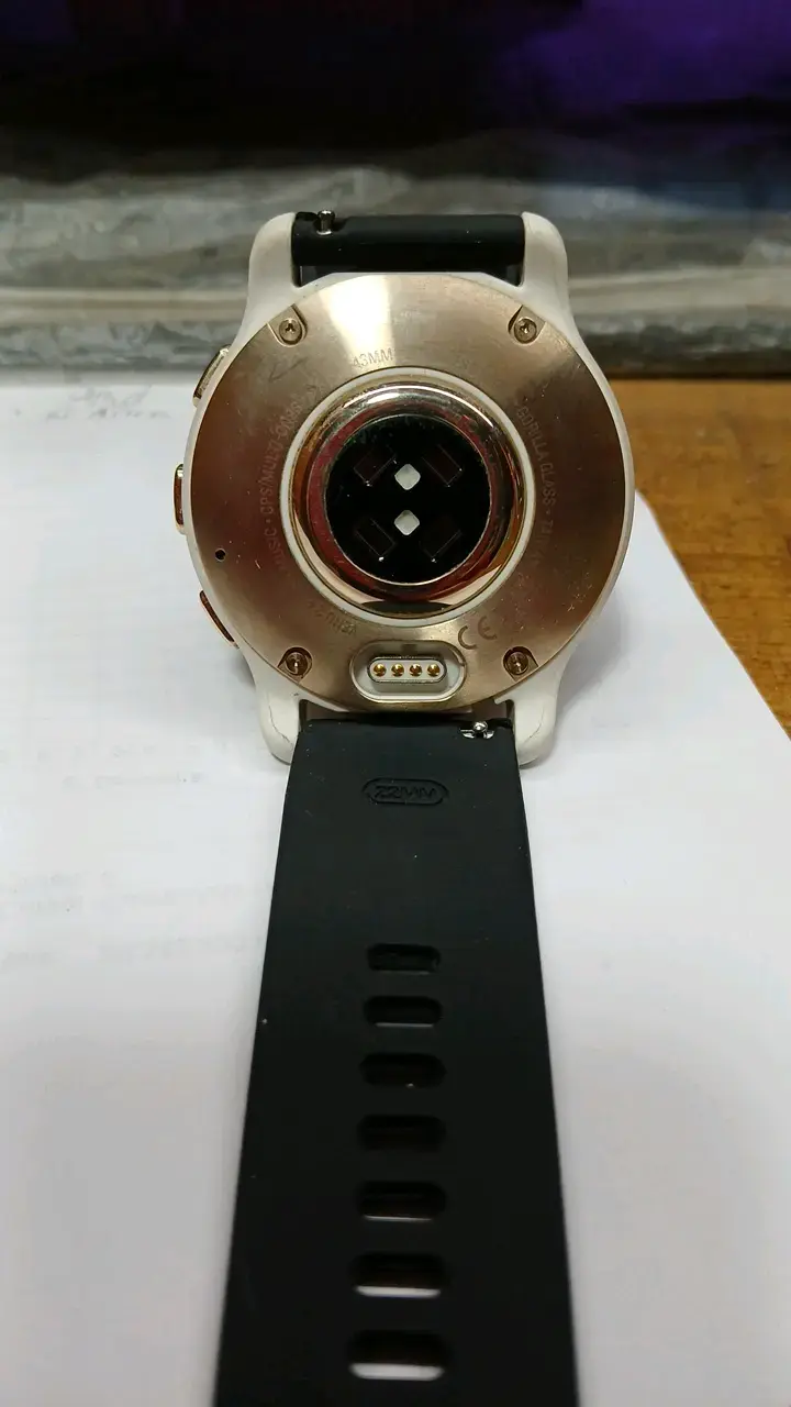 Reloj inteligente Garmin con pantalla táctil - 3