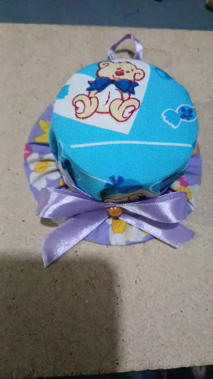 Sombrero decorativo infantil con lazo morado - 4