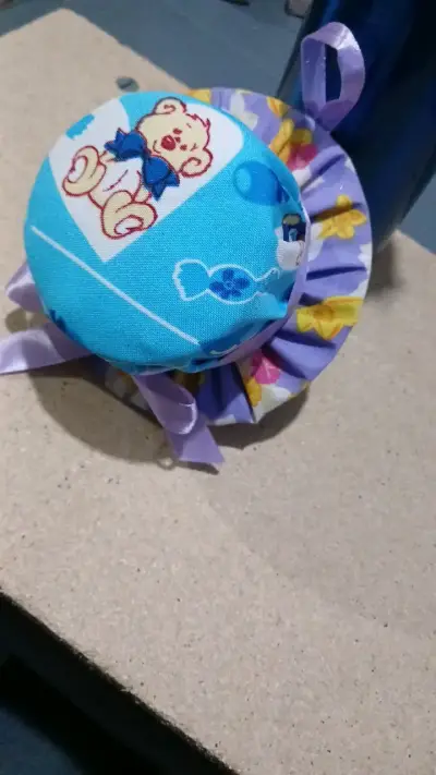 Sombrero decorativo infantil con lazo morado - miniatura 6