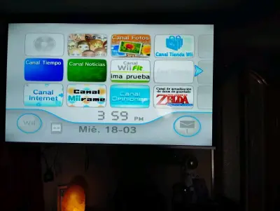 Consola Nintendo Wii con accesorios y controles - miniatura 4